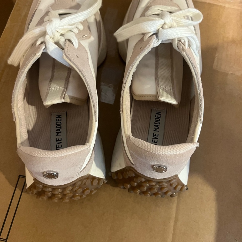 Steve Madden CAMPO Women's Beige and White Sneakers- Size 10. Gummy bottoms. - Picture 13 of 14